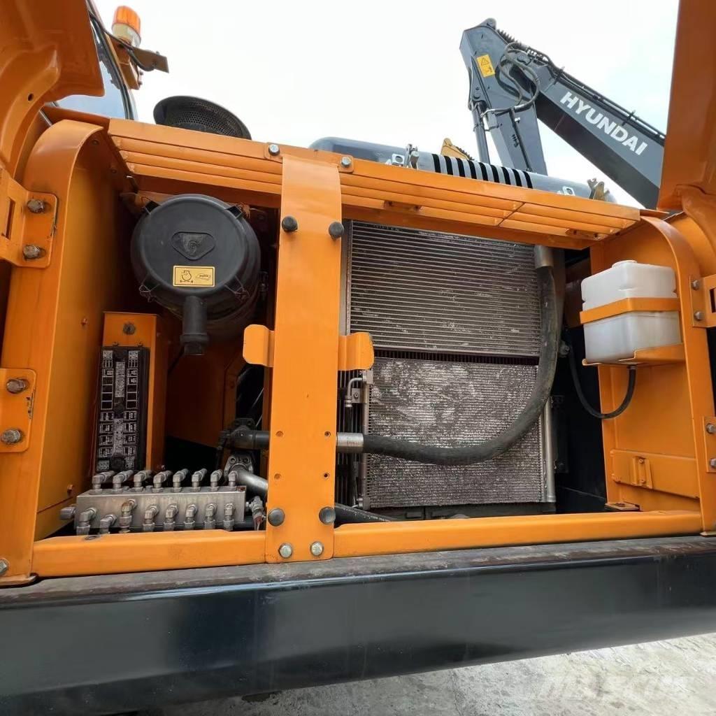 Hyundai R220LC-9S 中型油圧ショベル 7ｔ-12ｔ（ユンボ・パワーショベル・バックホー）