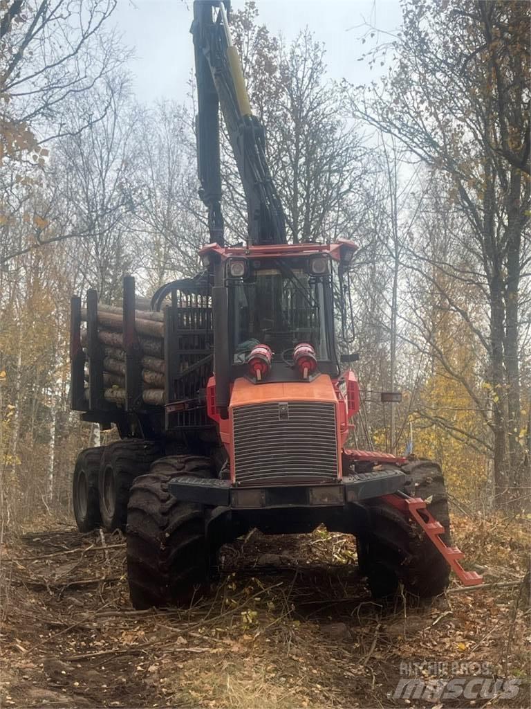 Valmet 840.4 フォワーダー