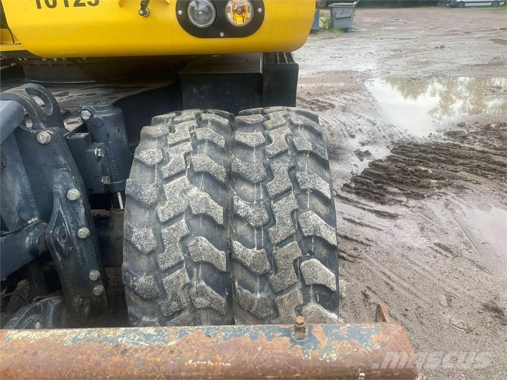 Komatsu PW148-10 ホイール式油圧ショベル（パワーショベル・ユンボ・バックホー）