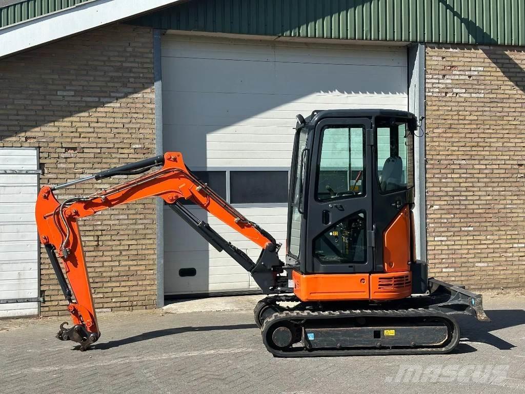 Hitachi ZX26U-6CR ミニ油圧ショベル 7t以下（ミニユンボ・ミニディガー）