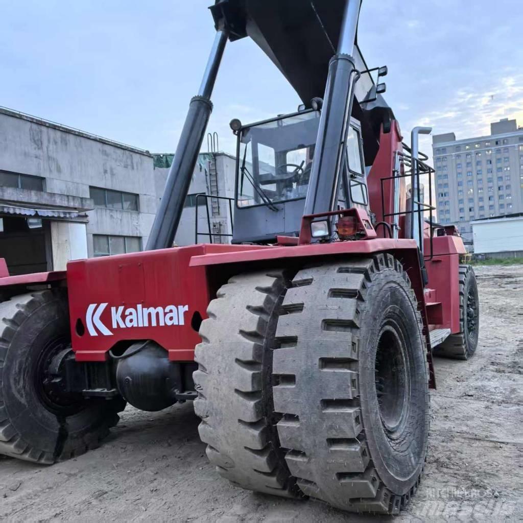 Kalmar DRF 450 リーチスタッカー