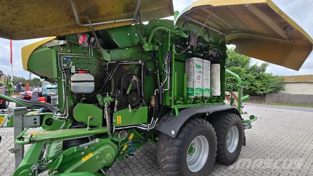 Krone CF 155 XC Plus ラウンドベーラー