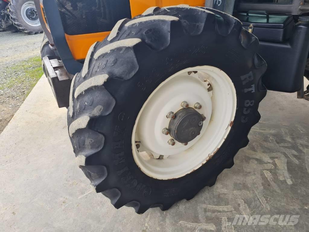 Renault Ares 550 RZ トラクター