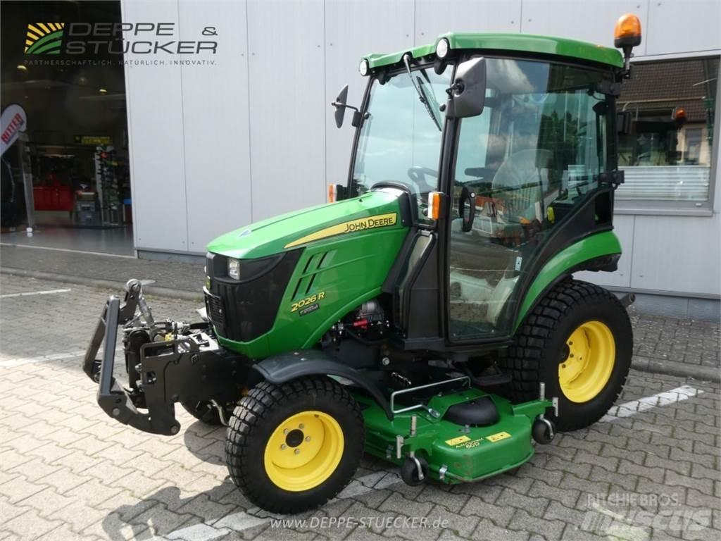 John Deere 2026R コンパクトトラクター