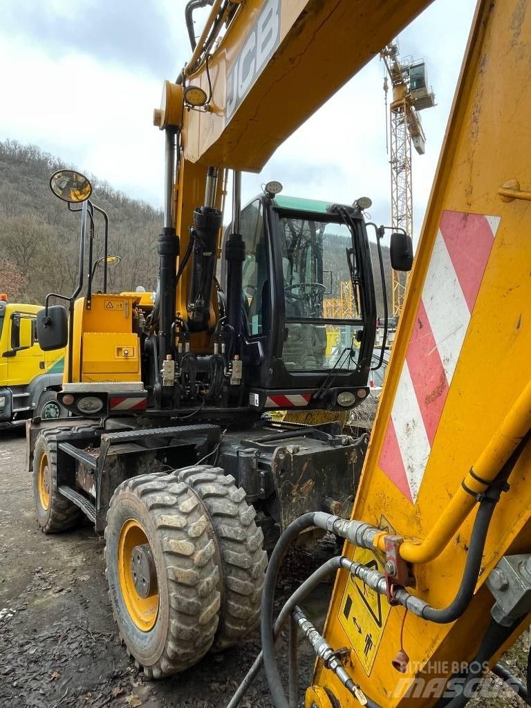 JCB JS 175 W ホイール式油圧ショベル（パワーショベル・ユンボ・バックホー）