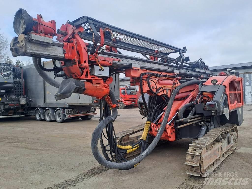 Sandvik DC 410 Ri サーフェイスドリルリグ