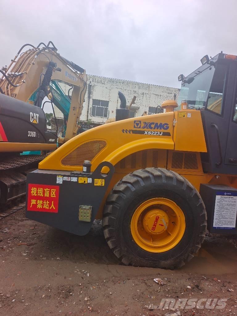 XCMG XS223J 振動ローラ