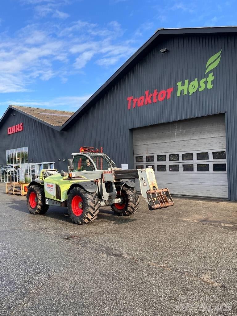CLAAS SCORPION 9040 農業用テレハンドラー