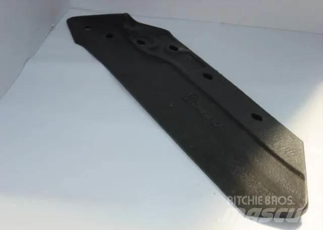 Kuhn Plowshares シャーシ及びサスペンション