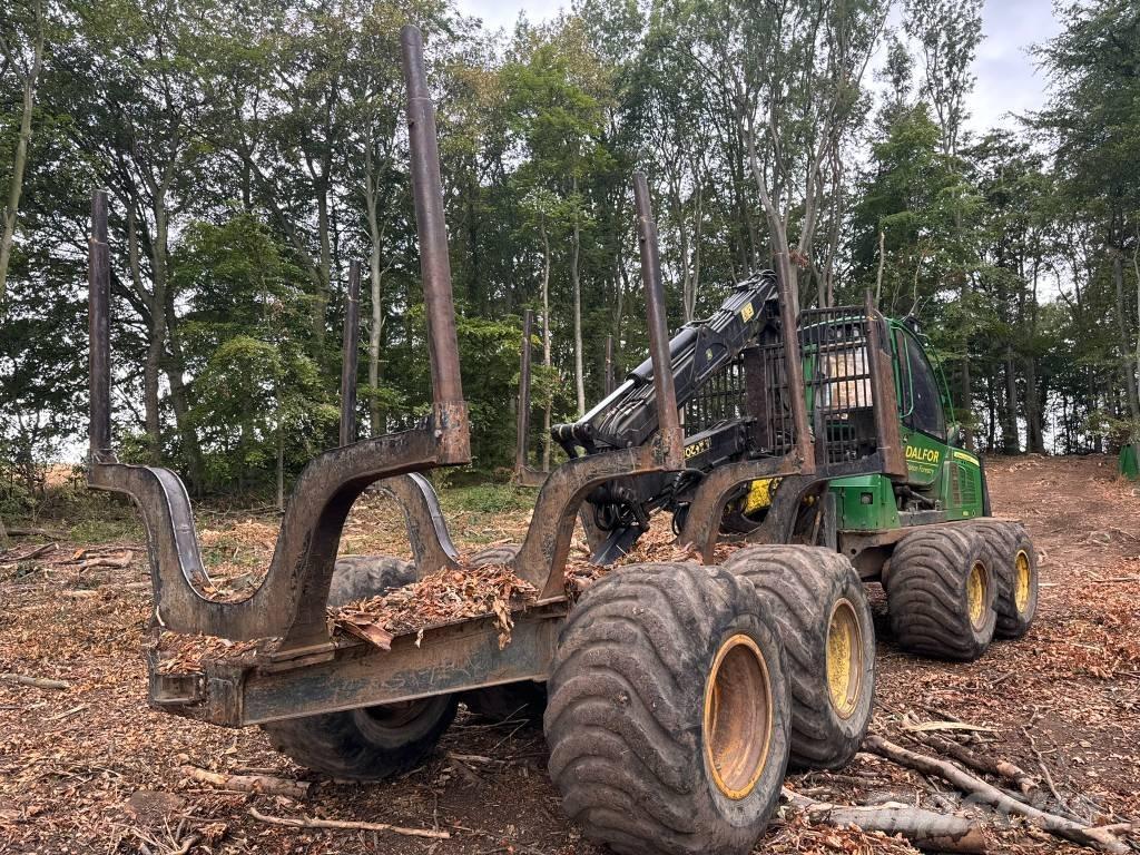 John Deere 1110 E フォワーダー