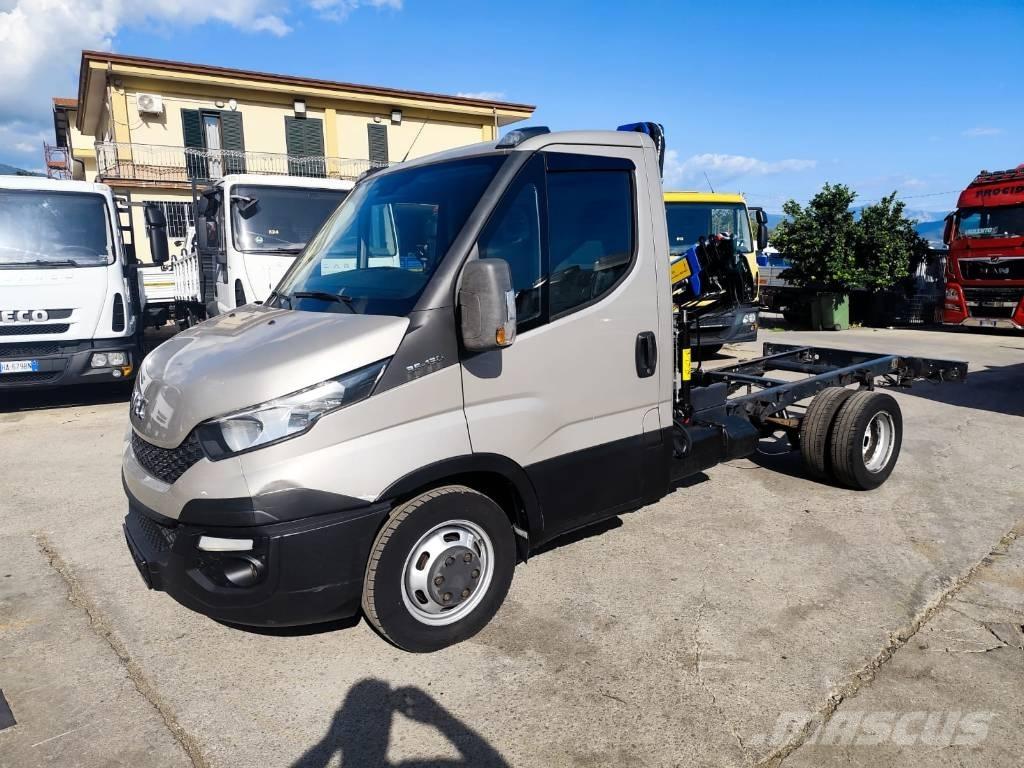 Iveco Daily 35-130 クレーントラック、ユニック車