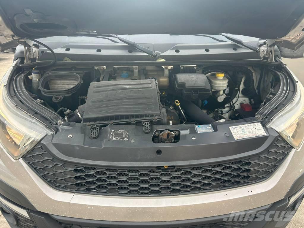 Iveco Daily 35-130 クレーントラック、ユニック車