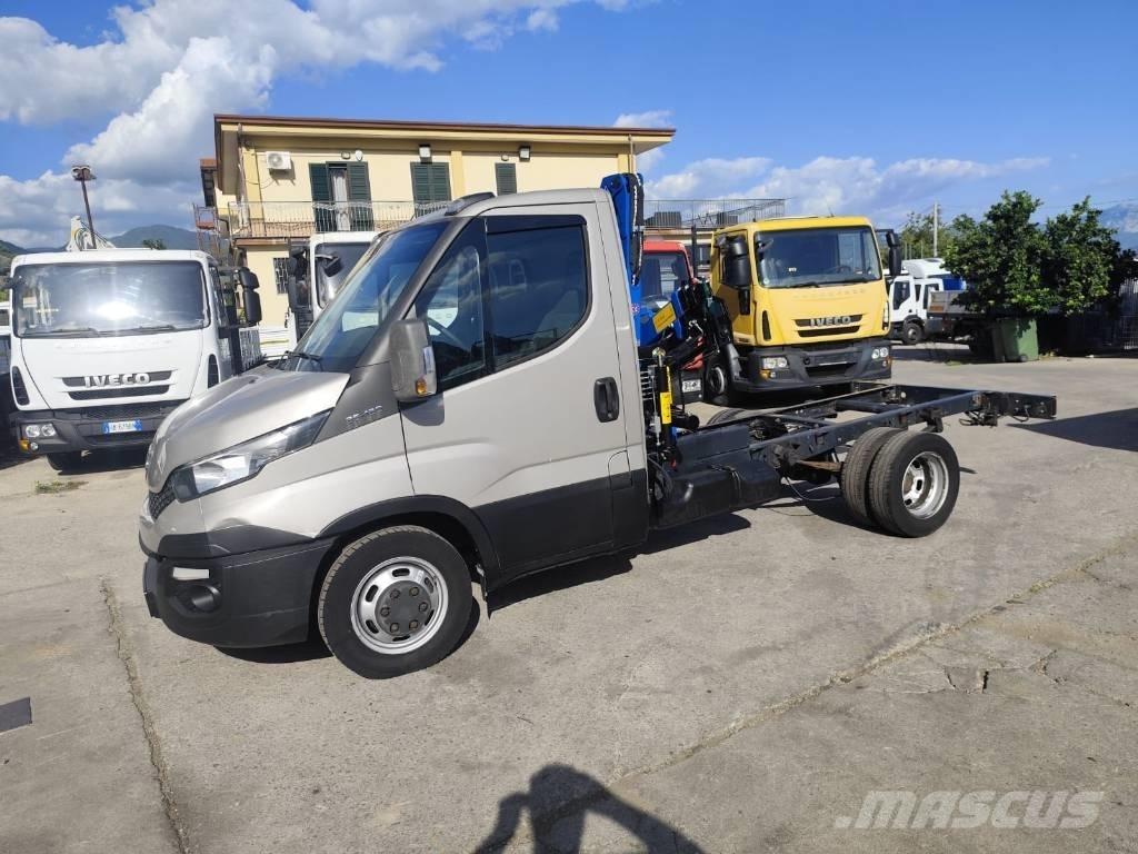 Iveco Daily 35-130 クレーントラック、ユニック車