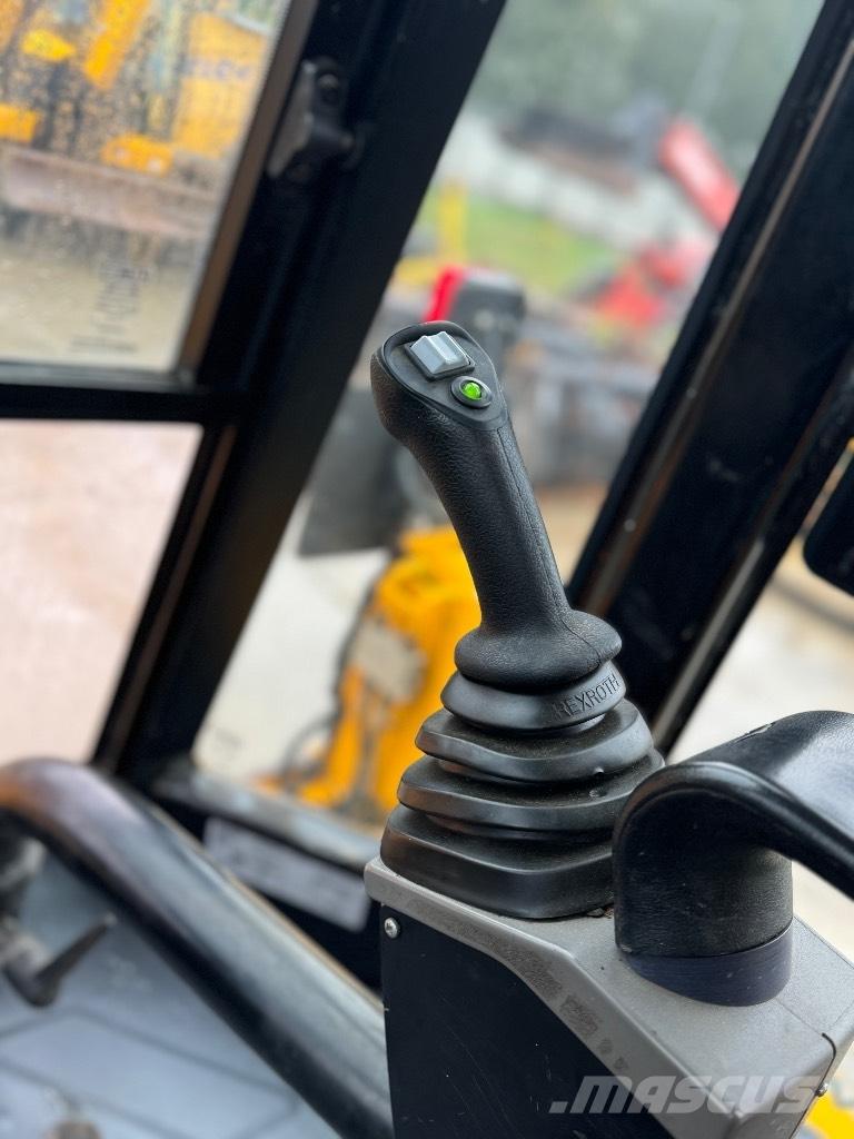 JCB 3 CX / compact バックホーローダー