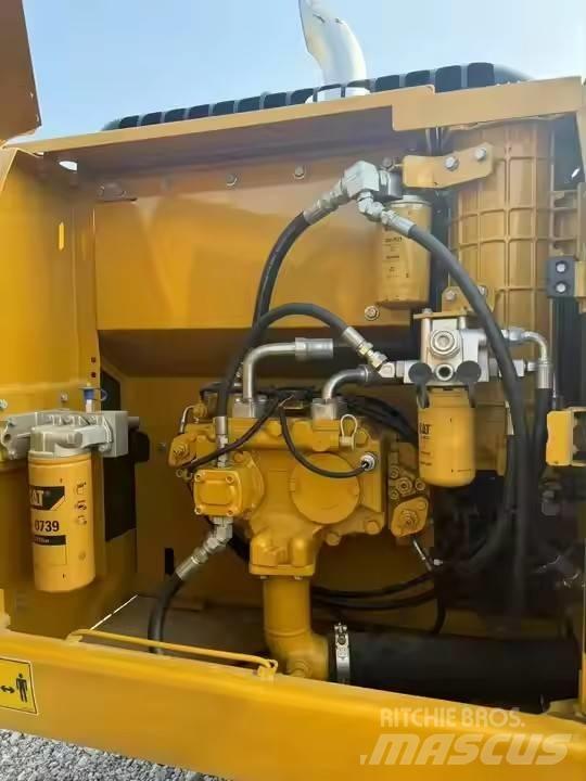 CAT CAT323D2L 中型油圧ショベル 7ｔ-12ｔ（ユンボ・パワーショベル・バックホー）