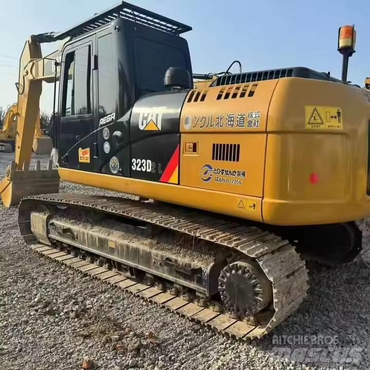 CAT CAT323D2L 中型油圧ショベル 7ｔ-12ｔ（ユンボ・パワーショベル・バックホー）