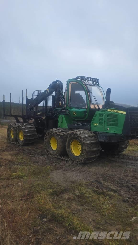 John Deere 1110 E フォワーダー
