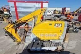 Brokk 180 解体油圧ショベル
