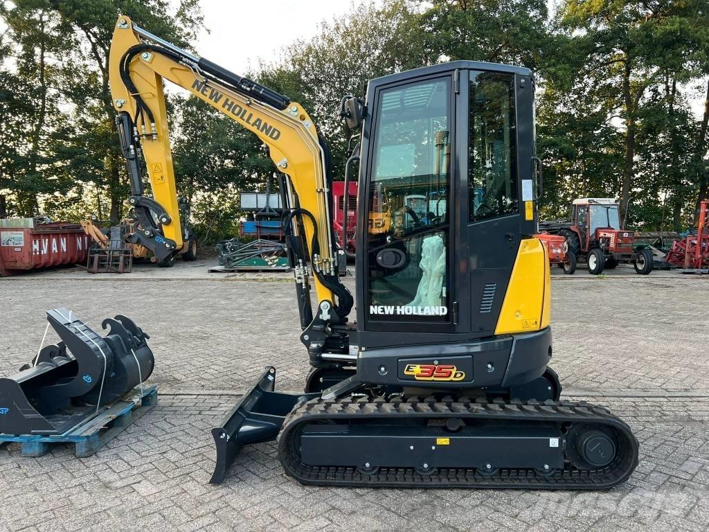 New Holland E 35 D ミニ油圧ショベル 7t以下（ミニユンボ・ミニディガー）