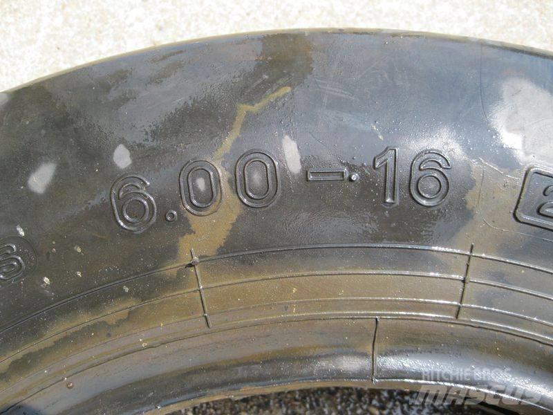 Pirelli 6.00-16 band タイヤ、ホイル、リム
