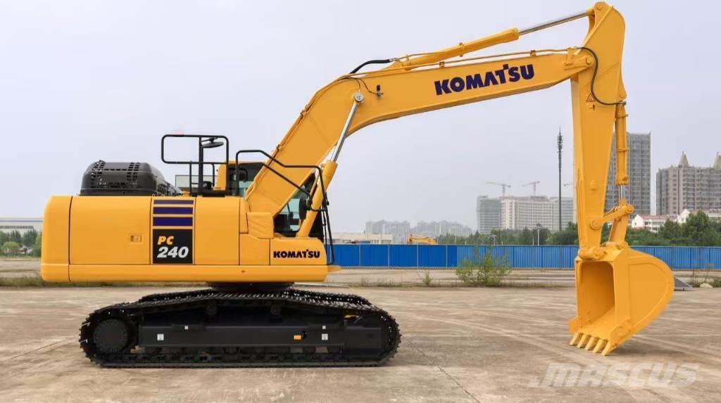 Komatsu PC 240 LC 大型油圧ショベル12t以上（パワーショベル・ユンボ）