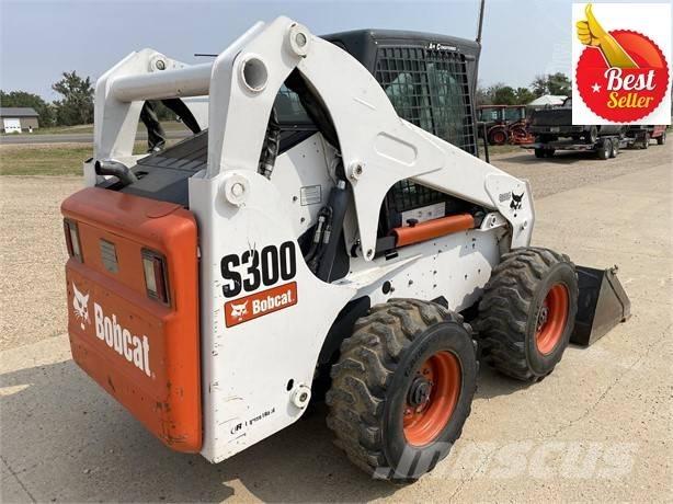Bobcat S 300 スキッドステアローダー