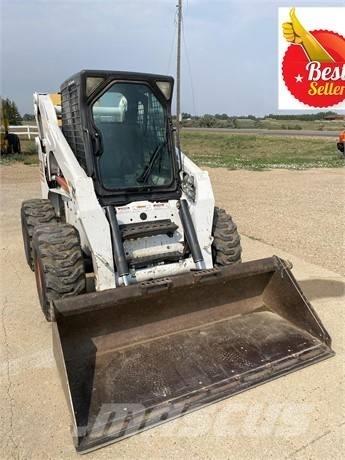Bobcat S 300 スキッドステアローダー
