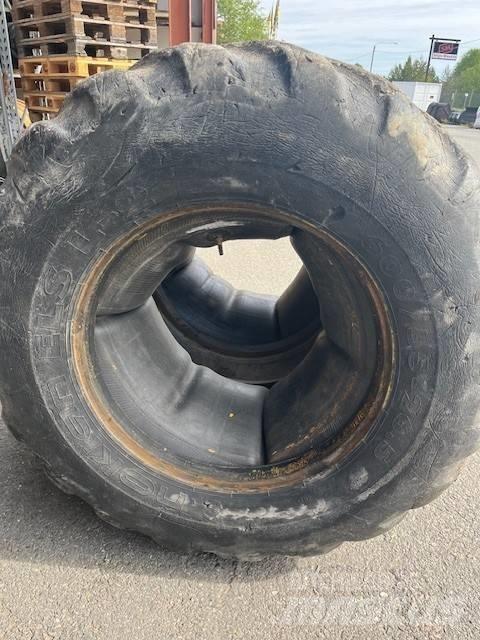 Nokian 600/55-26.5 タイヤ、ホイル、リム