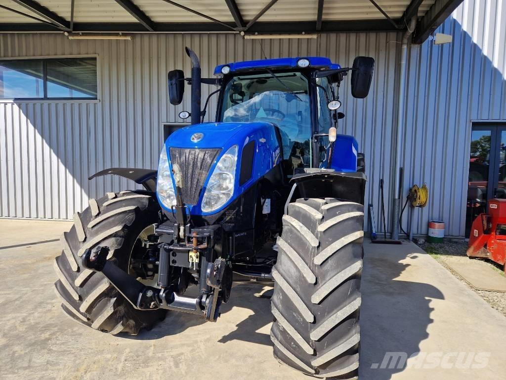 New Holland T 7.235 トラクター