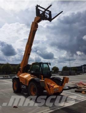 JCB 540-140 テレスコーピックハンドラー