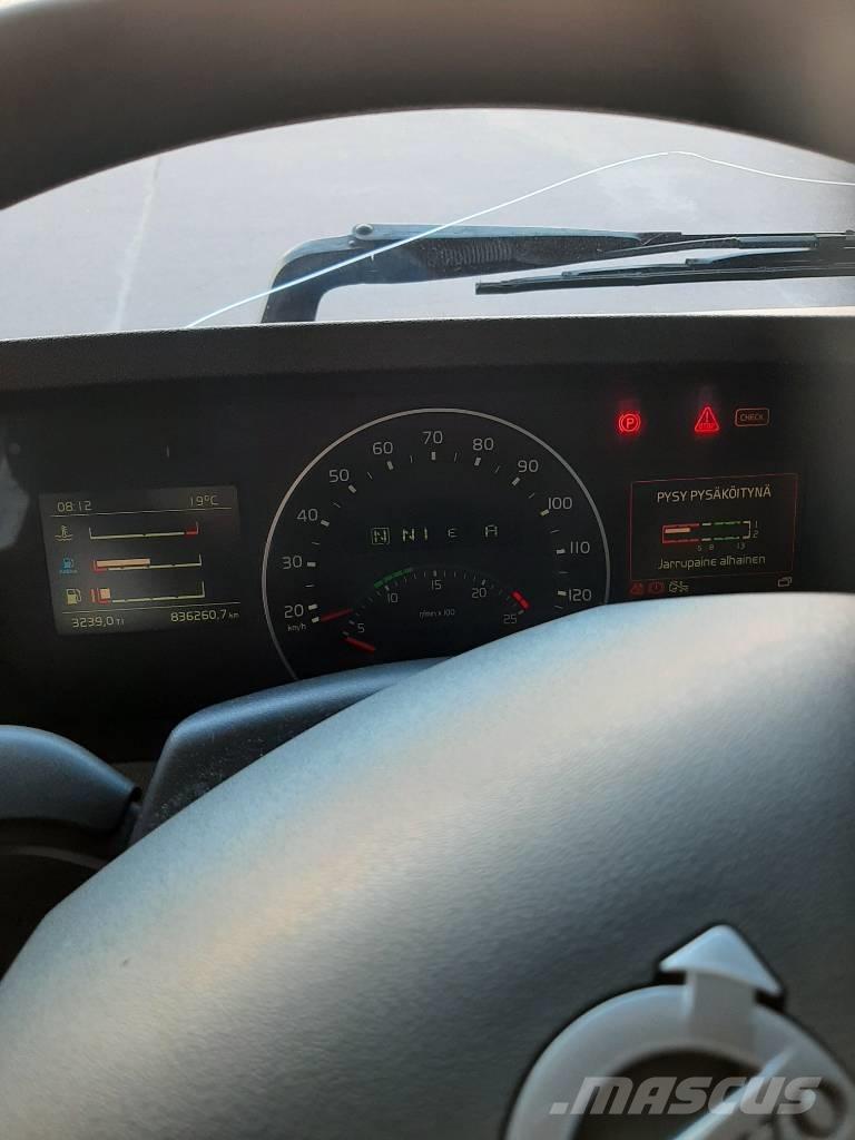 Volvo FH 13 キャブ付きシャーシ