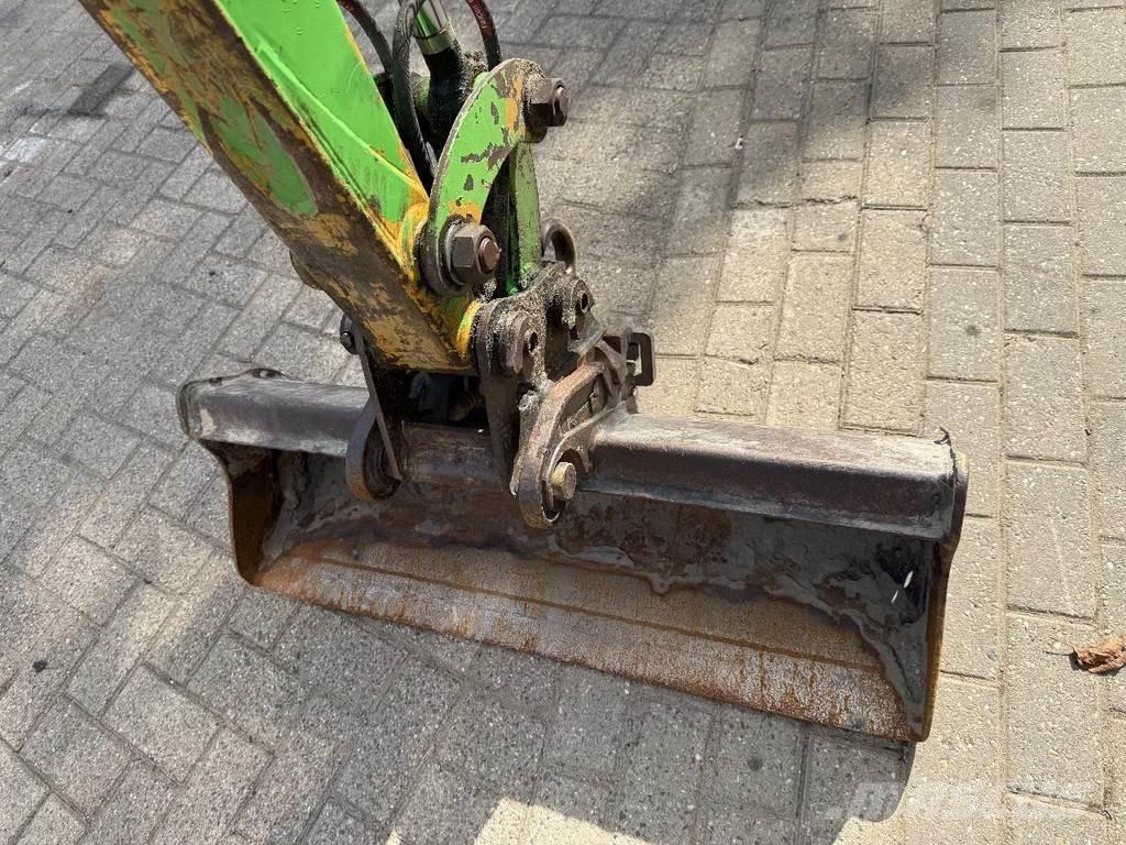 CAT 301.7D ミニ油圧ショベル 7t以下（ミニユンボ・ミニディガー）