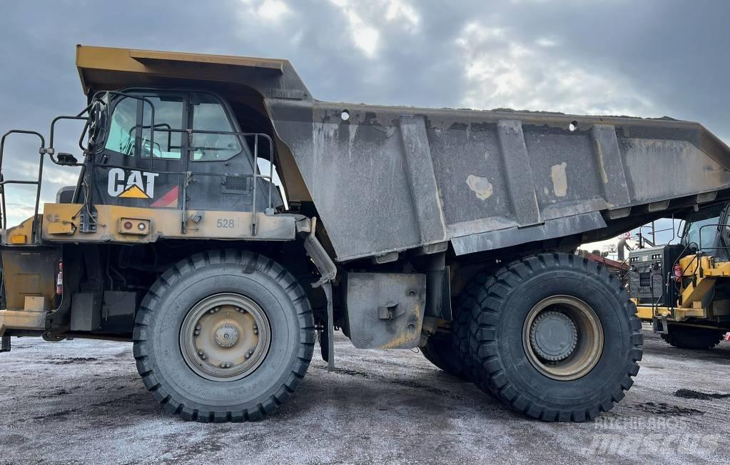 CAT 775 G リジットフレーム式ダンプトラック