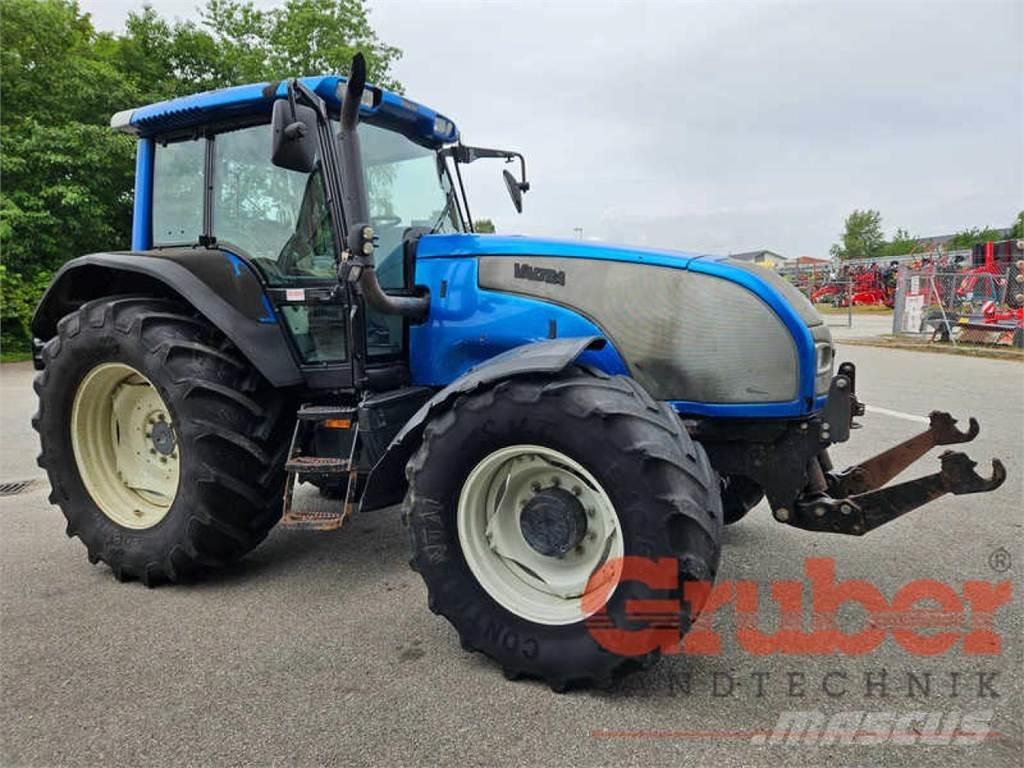 Valtra T 140 トラクター