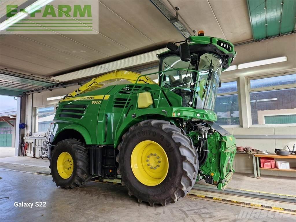 John Deere 8500 自走式フォレージハーベスター