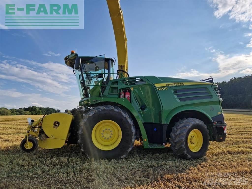 John Deere 8500 自走式フォレージハーベスター