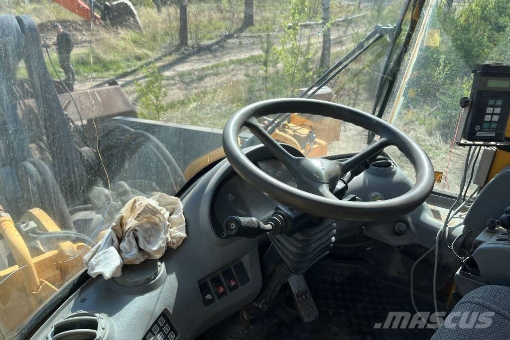 Volvo L 220 ホイールローダー・タイヤショベル