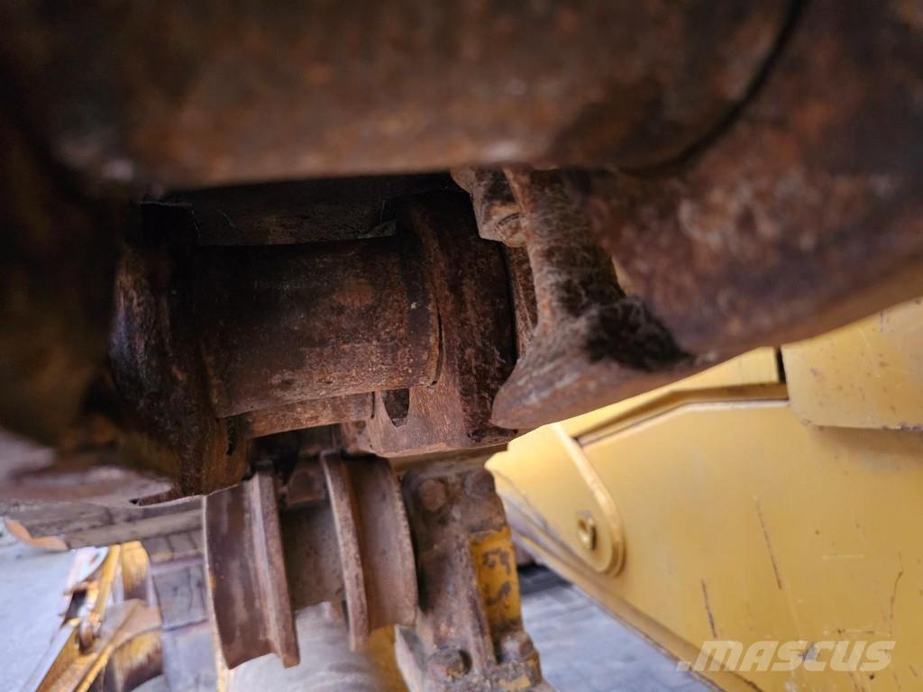 CAT D6T ブルドーザー