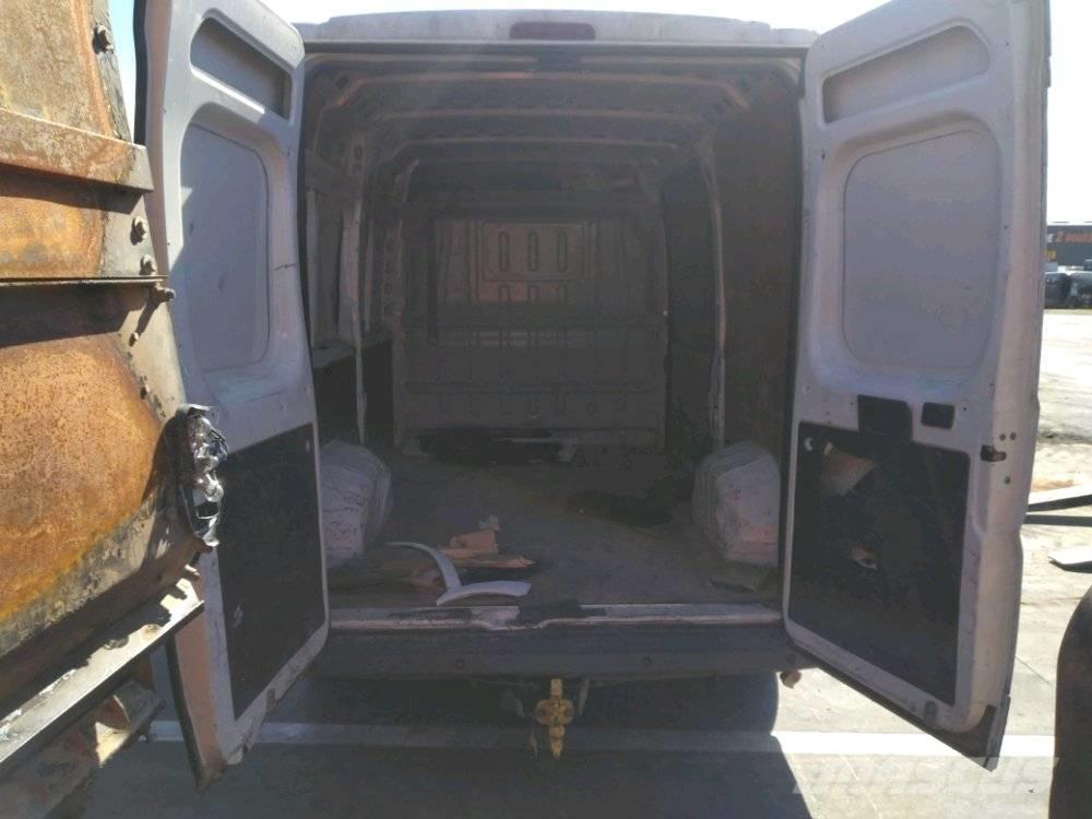 Peugeot BOXER 3 ボックストラック