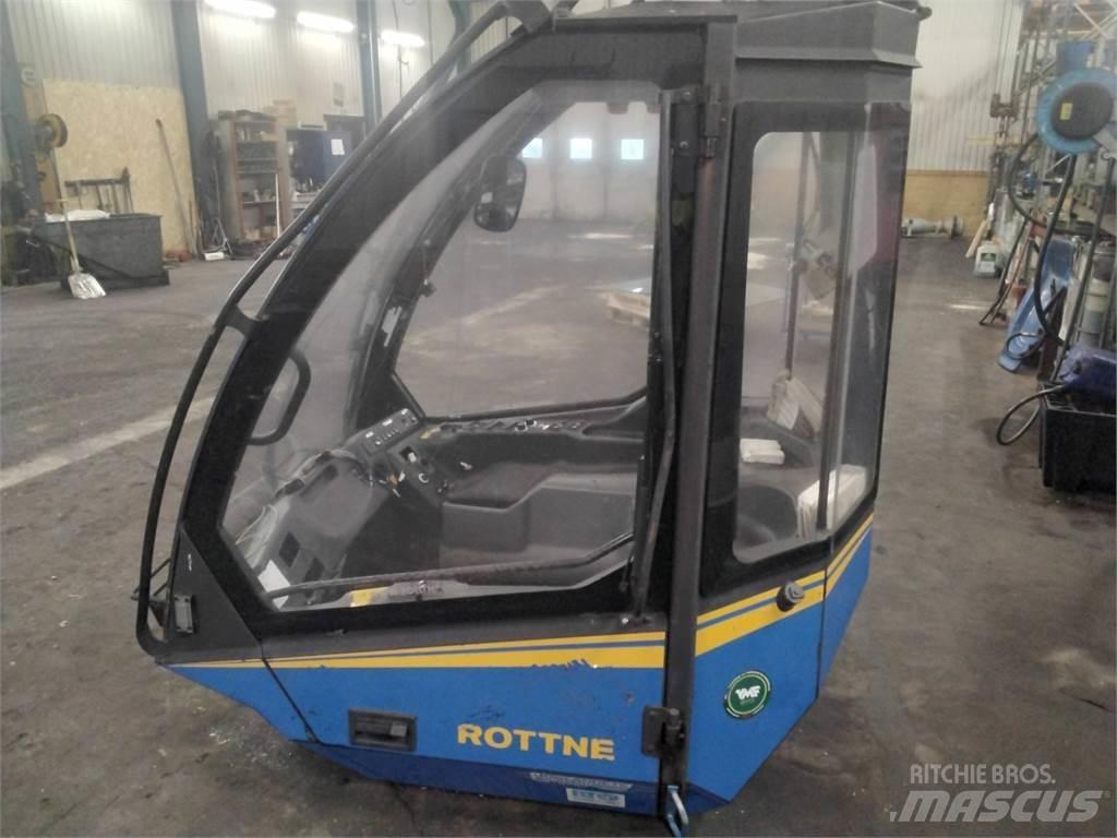 Rottne H20 キャビン及び内装