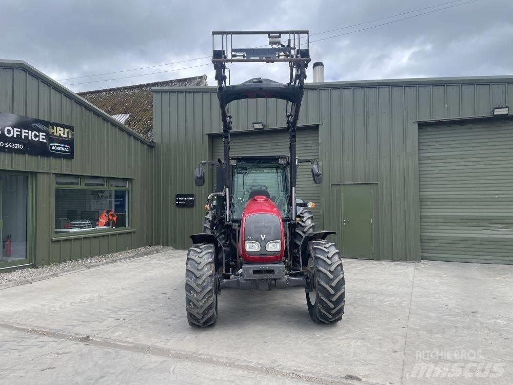 Valtra A 83 トラクター