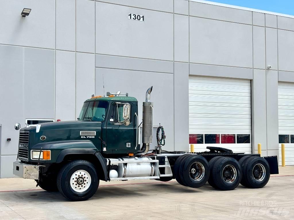 Mack CL 713 中古トラクターヘッド | トレーラーヘッド