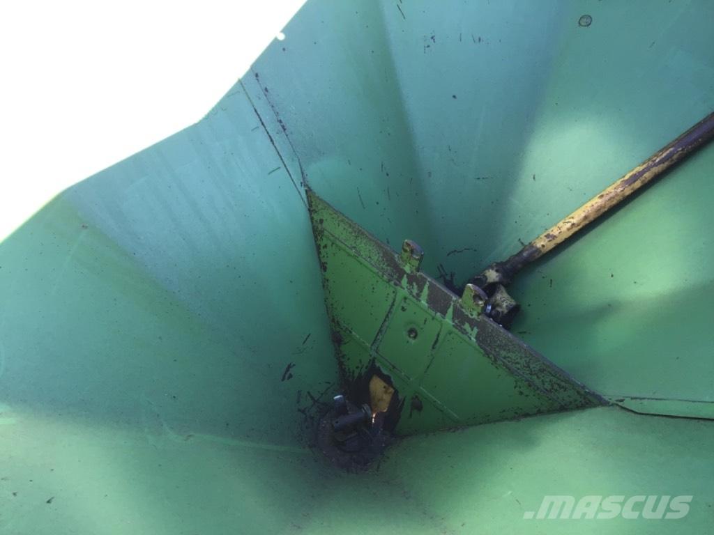 Amazone ZA-E1002 ミネラル散布機