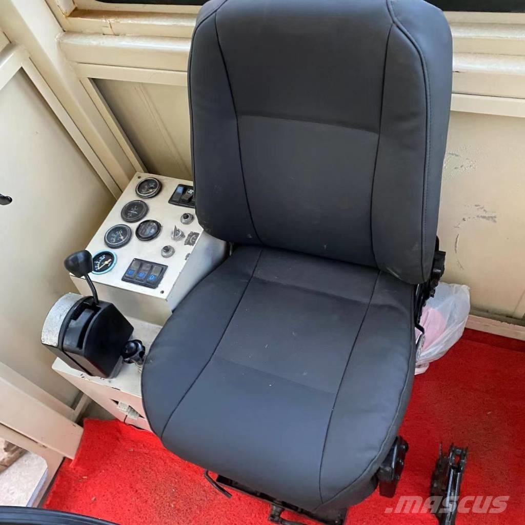 CAT 140 H モーターグレーダー