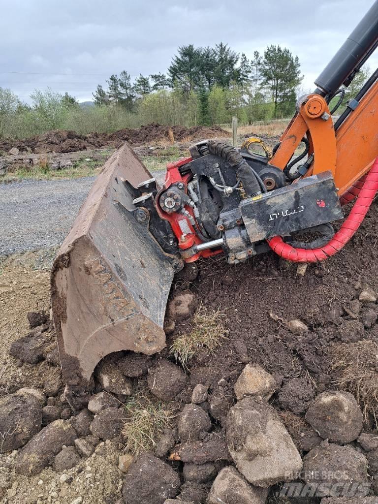 Hitachi ZX55US-6 CLR ミニ油圧ショベル 7t以下（ミニユンボ・ミニディガー）