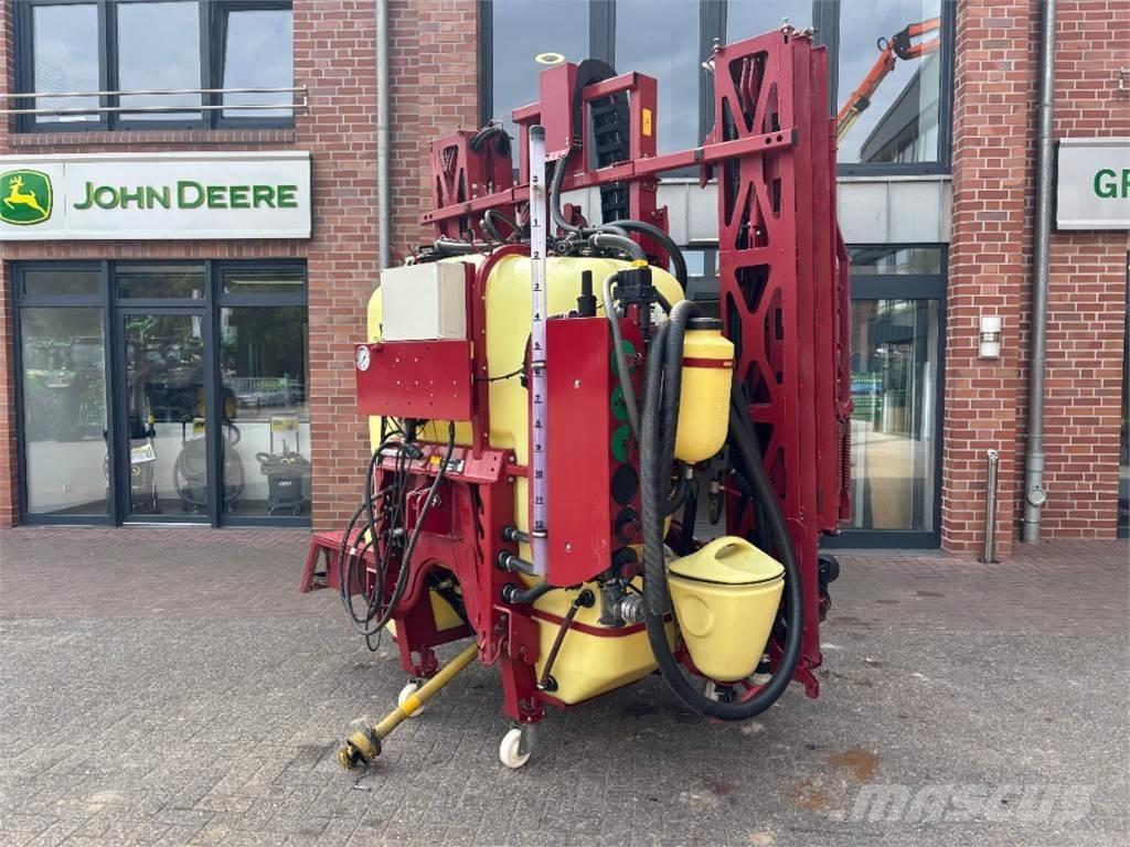 Hardi Master 1200 牽引型スプレイヤー
