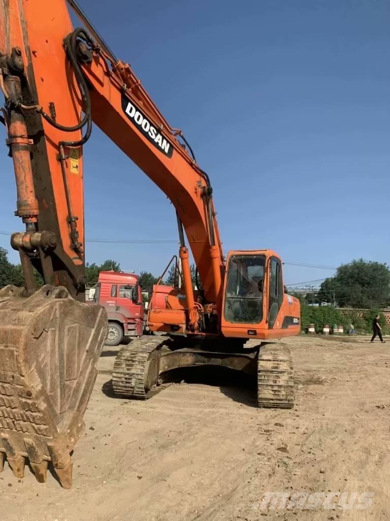 Doosan DH300 大型油圧ショベル12t以上（パワーショベル・ユンボ）