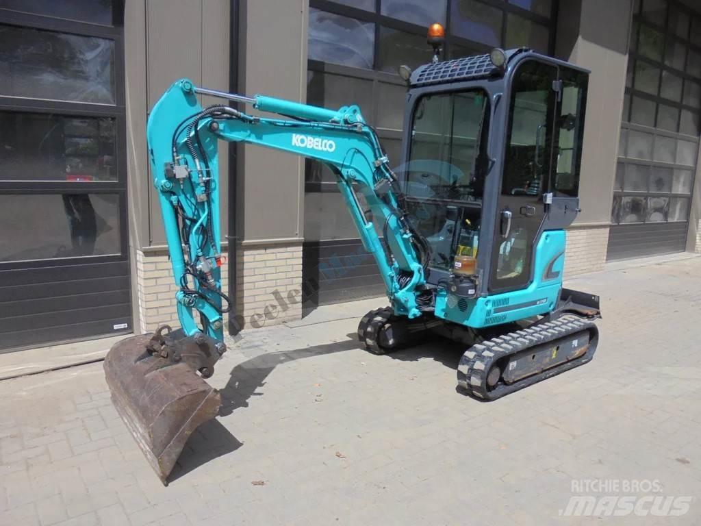 Kobelco SK 17 SR-3 ミニ油圧ショベル 7t以下（ミニユンボ・ミニディガー）