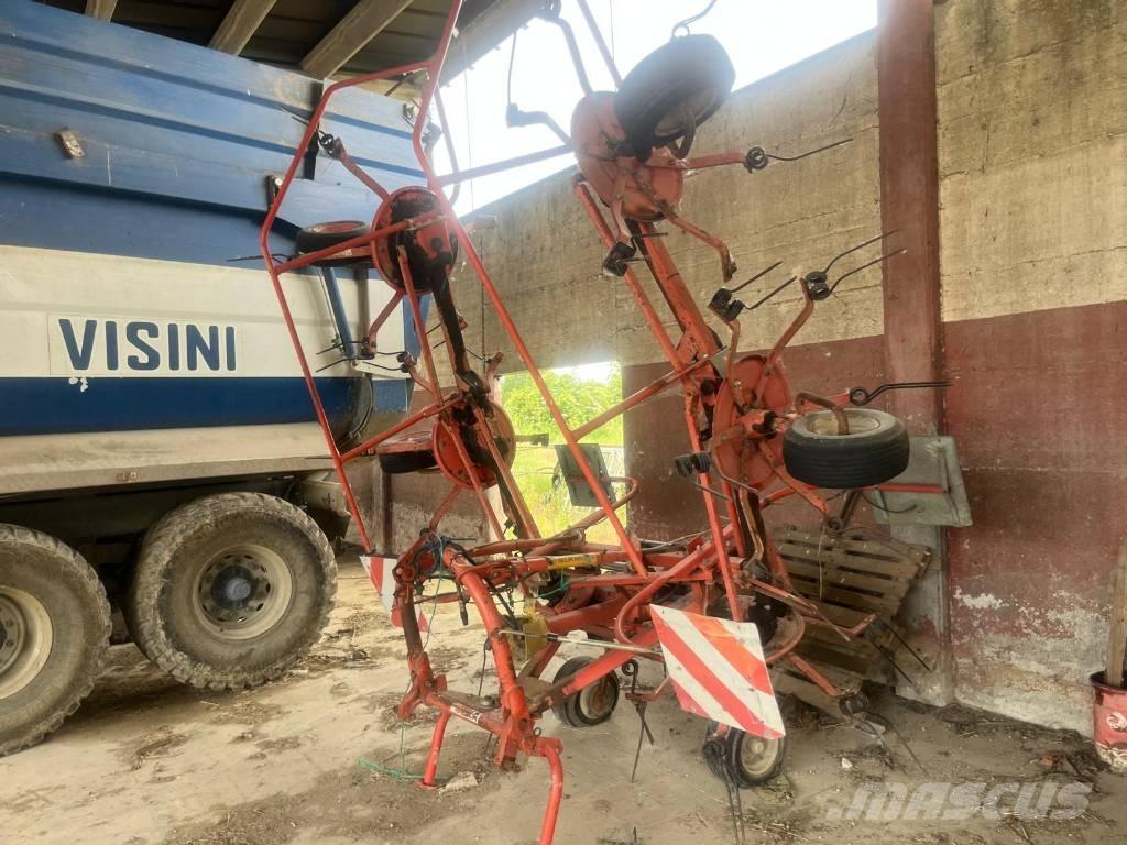 Lely TH 680 テッダー・テッダーレーキ