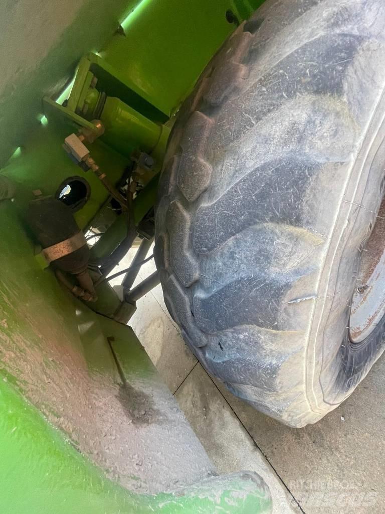 Merlo Roto 33.16 K S テレスコーピックハンドラー